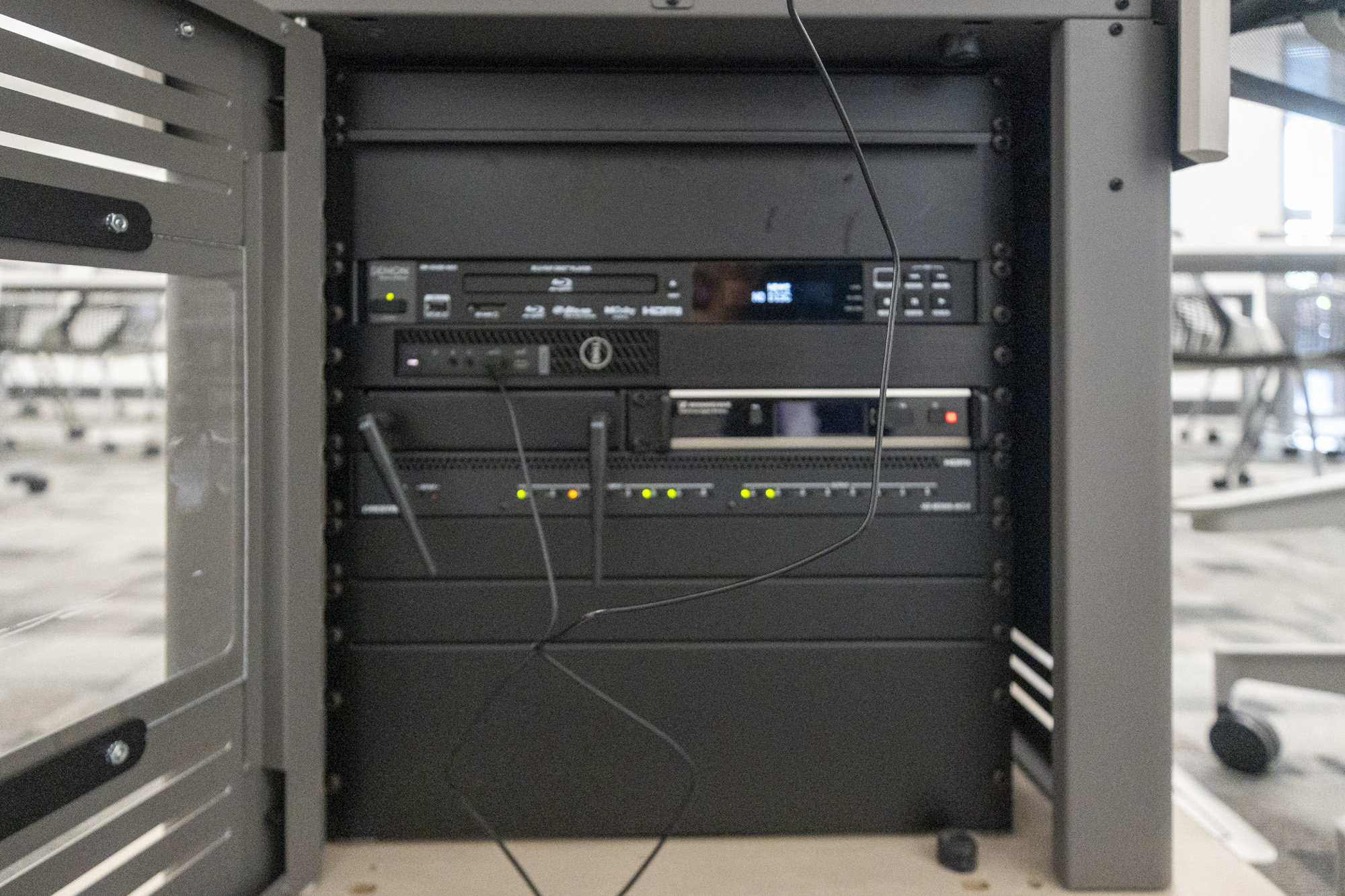 Equipment rack