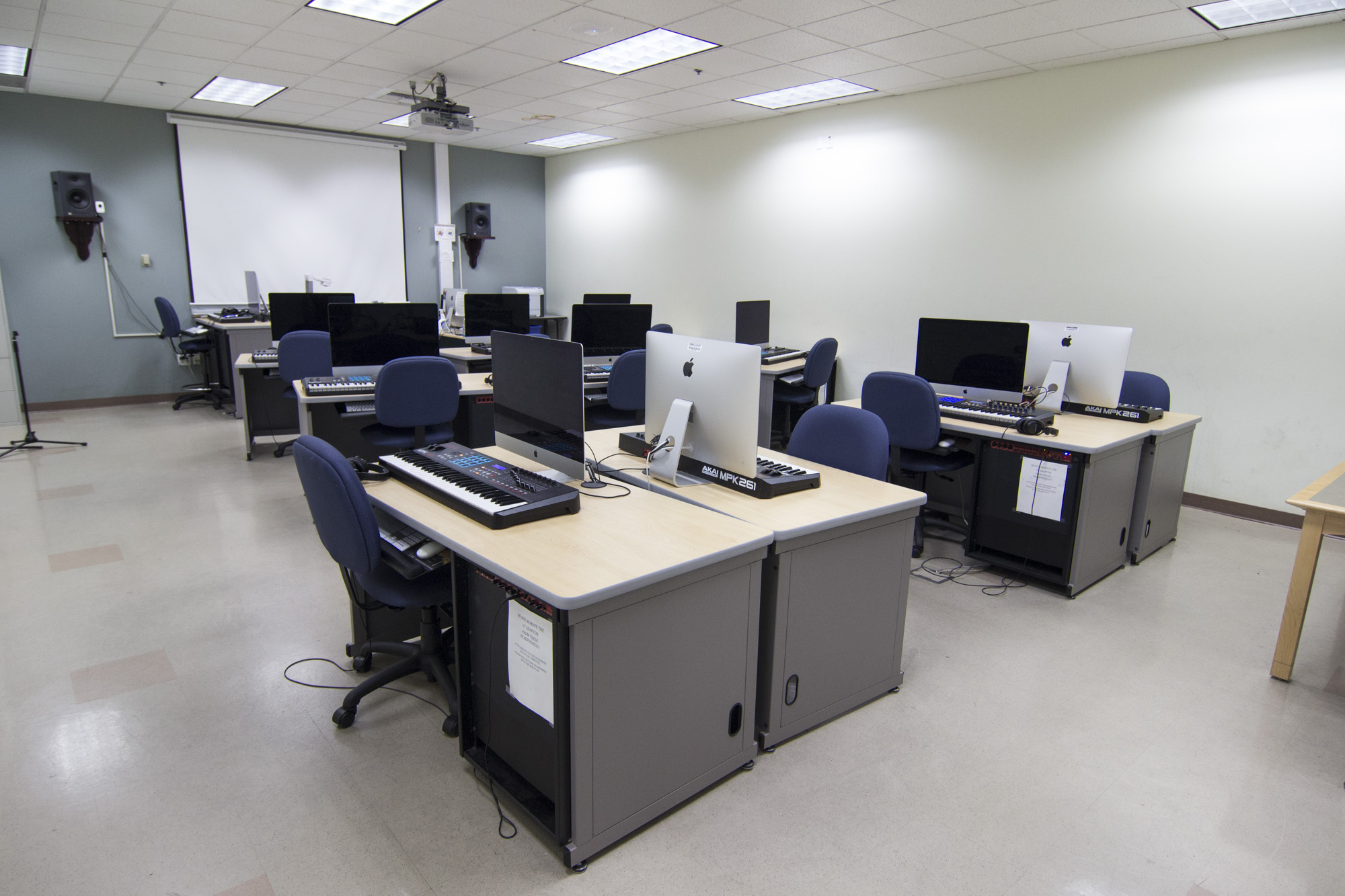 Wide view of a U-N-L-V special use computer lab.